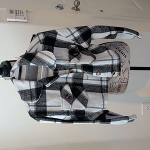 Unbranded cropped flannel jacket